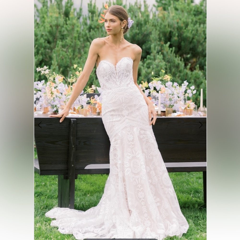 Wtoo brand 2023 wedding dress Women’s size 6. Style number 10111. Like new